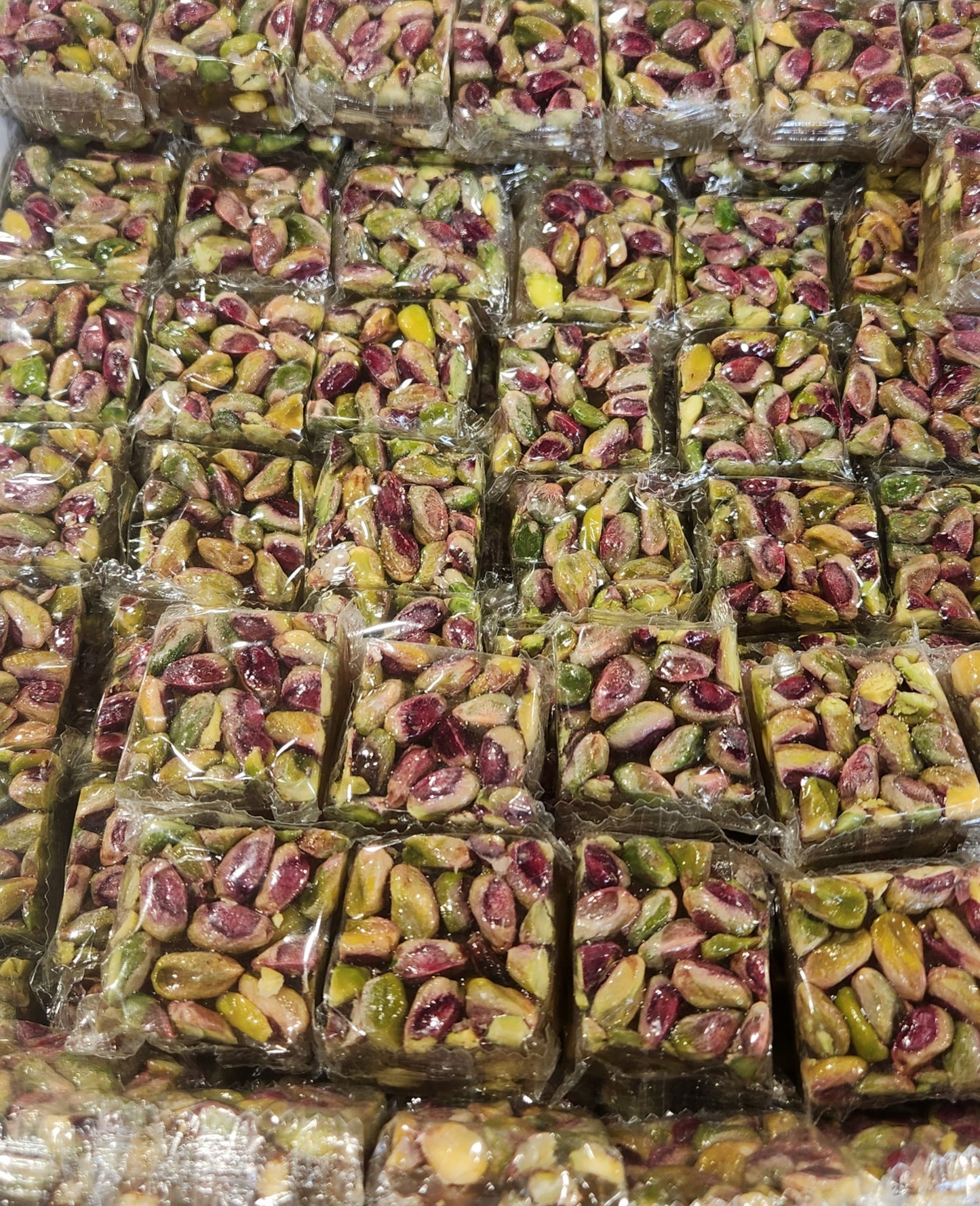 1040511-Pure Bhar 26-112 Delight with pistachio Square Mojaha 11 LB