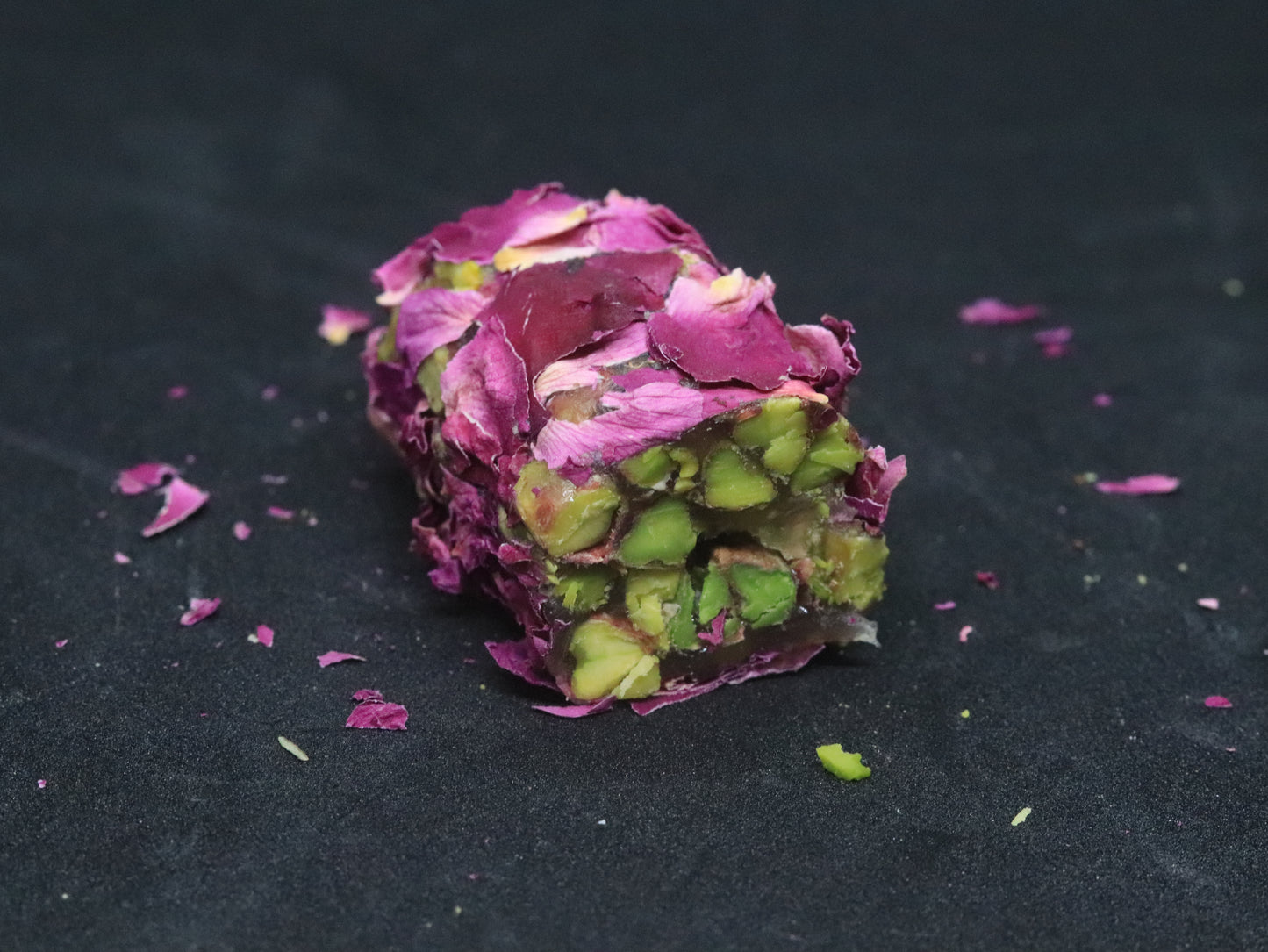 1040413-Pure Bhar 26-103 Delight Rose and Pistachio Cylinder 11LB