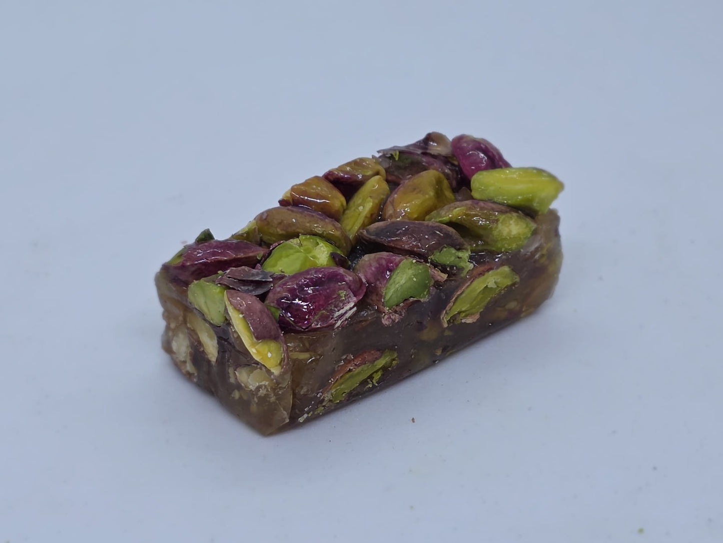 1040522-Pure Bhar 26-106 Delight with Pistachio Cylinder Mojaha 11LB